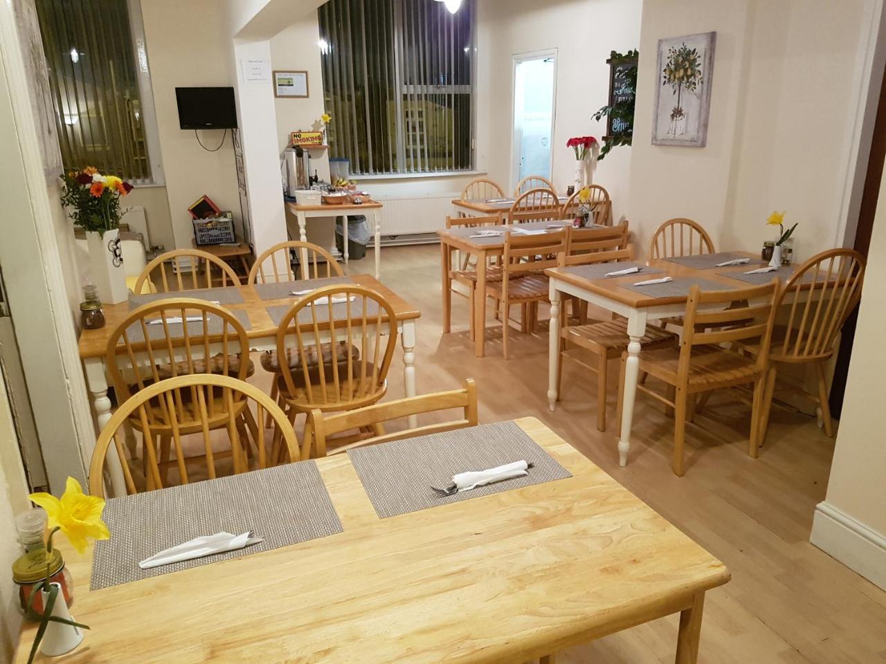 东怡大酒店及旅馆 St Helens  外观 照片